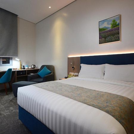Blue Lotus Hotel Davao City Extérieur photo