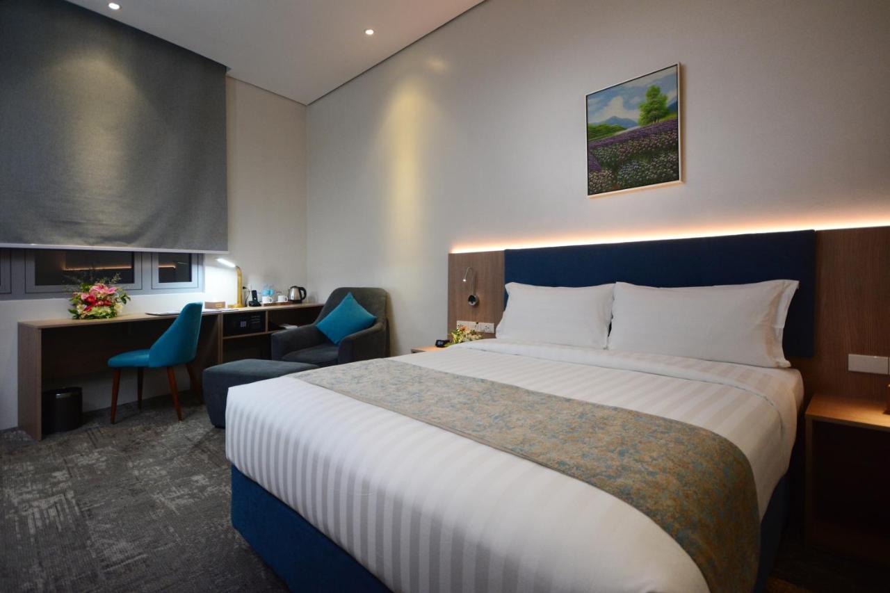 Blue Lotus Hotel Davao City Extérieur photo