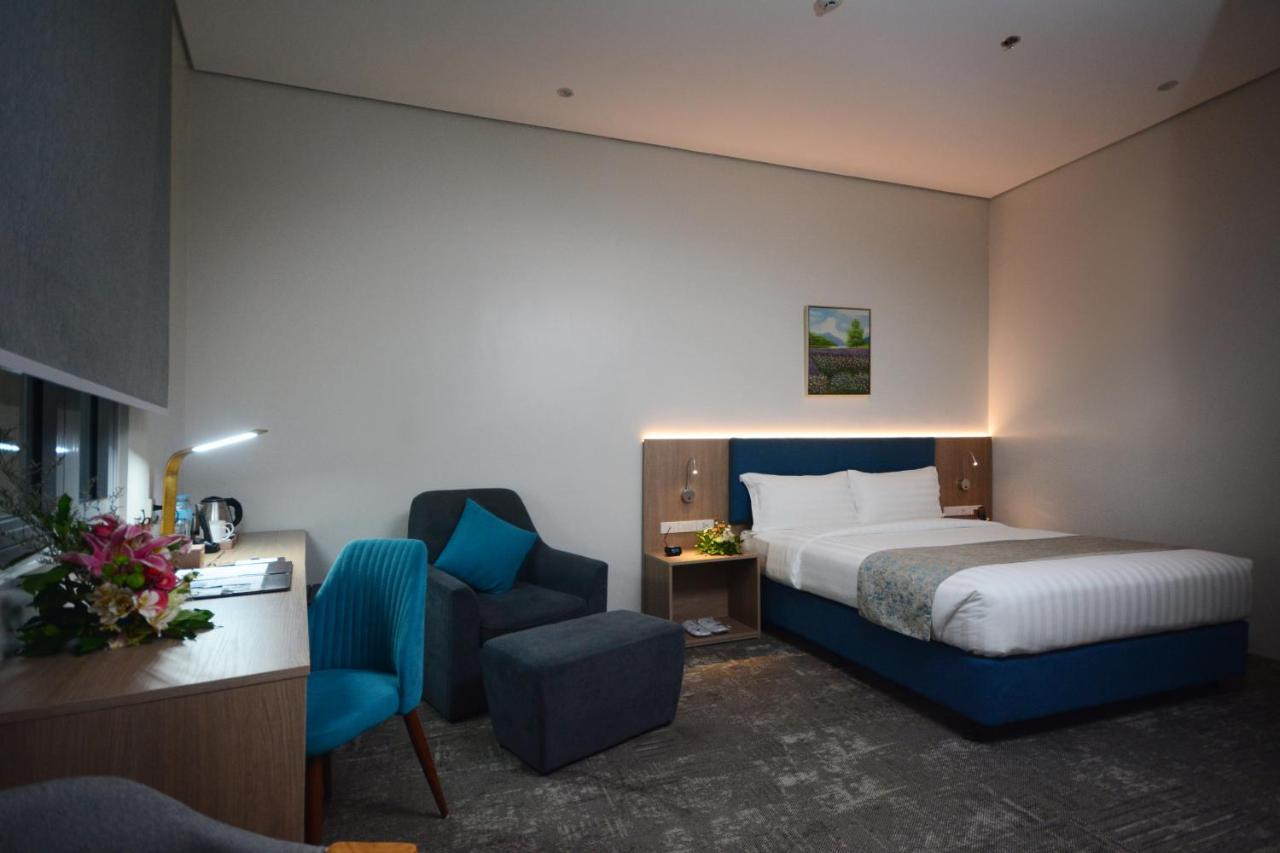 Blue Lotus Hotel Davao City Extérieur photo